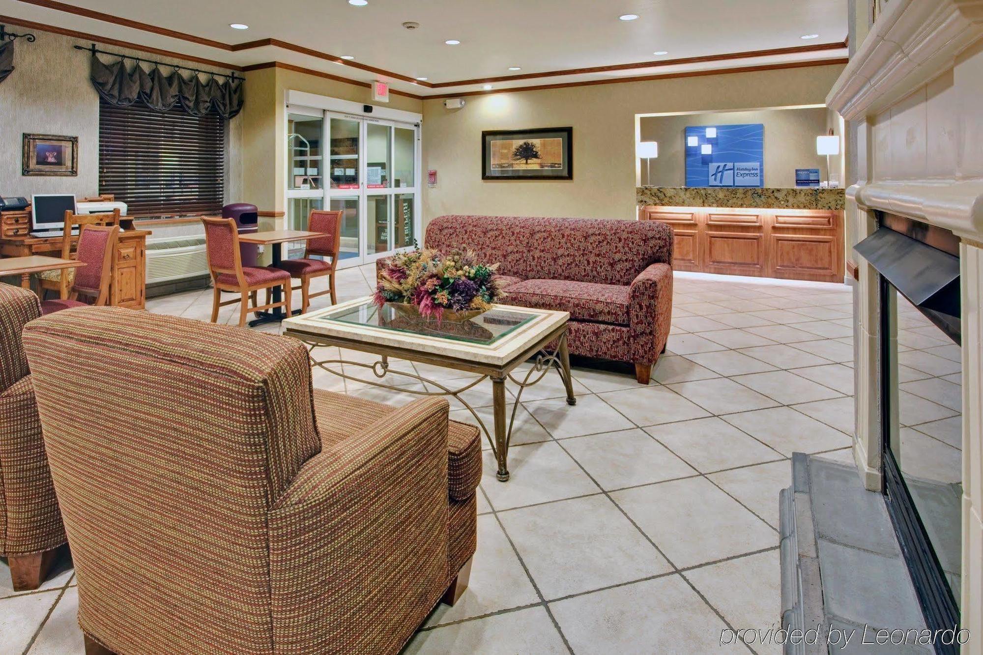 Holiday Inn Express Peoria North - Glendale By Ihg Exterior foto